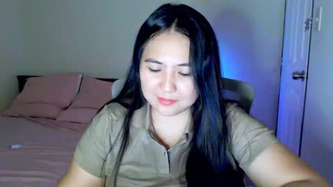 Snapshot of secretlover010101 chatting on May 2026 07:02:02 AM MILAN online show from May 2026 07:02:02 AM