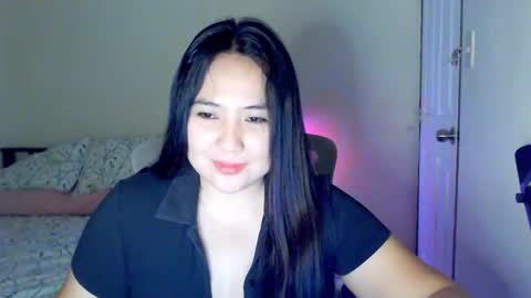 Snapshot of secretlover010101 chatting on May 2026 06:32:03 AM MILAN online show from May 2026 06:32:03 AM