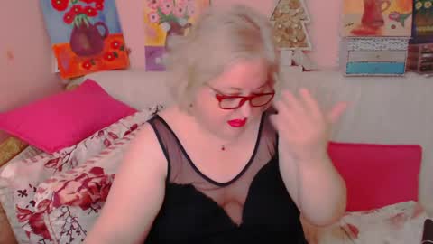 Snapshot of secretloverbbw chatting on May 2026 06:58:01 PM Alice online show from May 2026 06:58:01 PM