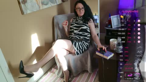 Mariot  Mery for short ..never call me PET NAMES in FREECHAT mom momy baby or sweety  online show from January 2025 11:26:01 AM