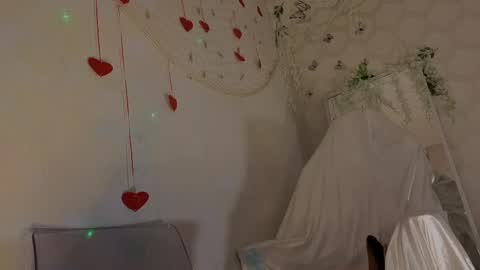 Snapshot of seductive_flower chatting on April 2026 10:14:02 AM Mali online show from April 2026 10:14:02 AM