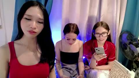 Snapshot of seductive_kimxxx chatting on May 2026 12:23:01 PM your miss universe kim online show from May 2026 12:23:01 PM
