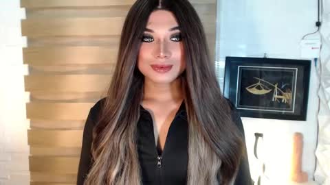 Deluxe online show from March 2025 03:43:01 AM