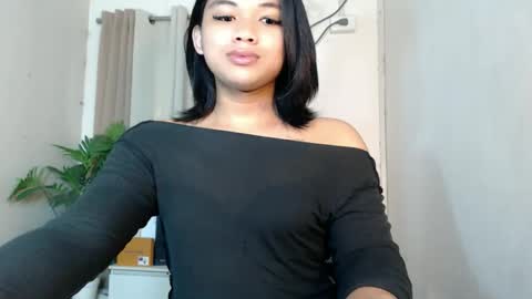 Snapshot of seductivedeluxe69 chatting on May 2026 06:30:02 AM Deluxe online show from May 2026 06:30:02 AM