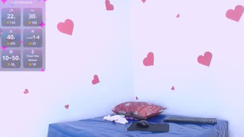 Estefany online show from October 2025 01:01:02 PM