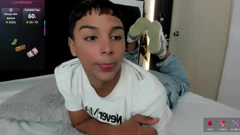Snapshot of seductivo_jr chatting on October 2025 03:48:02 AM seductivo online show from October 2025 03:48:02 AM