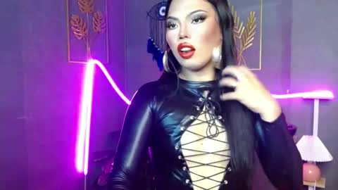 cassie online show from October 2025 12:05:02 PM