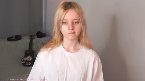 See Its honey bunny  im Lana online show from June 2026 04:33:01 PM
