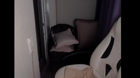 Emily online show from January 2025 02:35:01 PM