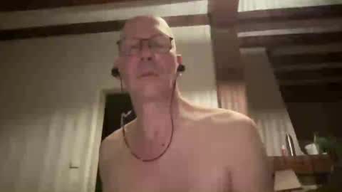 Snapshot of seethebigpicture chatting on July 2026 11:51:01 PM seethebigpicture online show from July 2026 11:51:01 PM