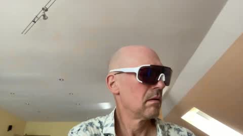 Snapshot of seethebigpicture chatting on August 2026 11:12:02 AM seethebigpicture online show from August 2026 11:12:02 AM