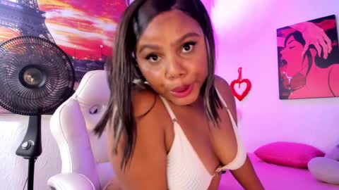 Queen online show from December 2024 09:02:02 PM