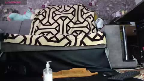 Snapshot of seexysweetie chatting on November 2025 10:06:02 AM Angie online show from November 2025 10:06:02 AM