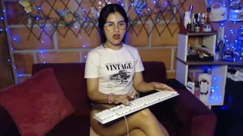 seleena_01 online show from September 2025 10:54:01 PM