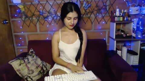 seleena_01 online show from September 2025 11:08:01 PM