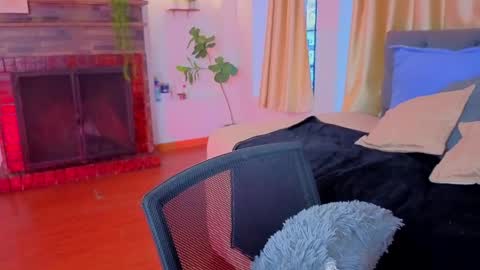 Call me S E L E N A   online show from April 2026 04:16:01 PM