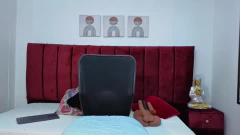 Selena online show from November 2025 12:27:02 PM