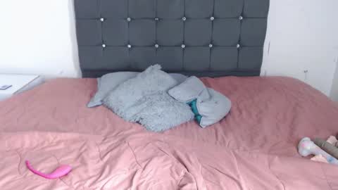 Selena online show from January 2026 06:01:01 PM