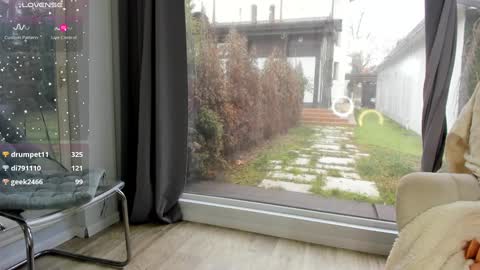 Snapshot of selena_reeves chatting on December 2024 10:53:02 AM Selena online show from December 2024 10:53:02 AM