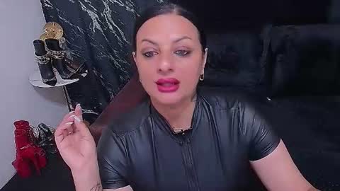 Snapshot of selena_vixen chatting on June 2026 04:31:01 AM Selene online show from June 2026 04:31:01 AM