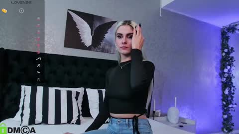 Selena online show from October 2025 03:29:02 AM