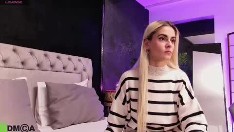 Snapshot of selenadaze chatting on February 2026 06:00:02 AM Selena online show from February 2026 06:00:02 AM