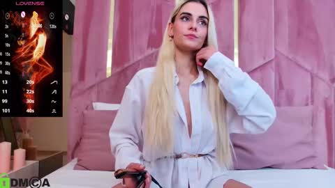 Snapshot of selenadaze chatting on February 2026 06:14:02 AM Selena online show from February 2026 06:14:02 AM