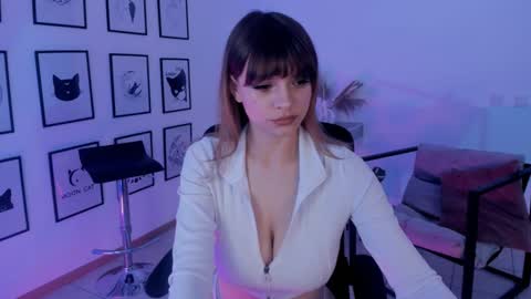 Selena ntmy online show from December 2024 04:52:01 PM