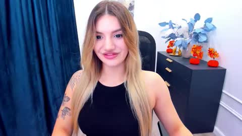 Snapshot of selenaemoore chatting on October 2025 07:36:02 PM selenaemoore online show from October 2025 07:36:02 PM