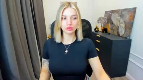 selenaemoore online show from April 2026 03:39:01 AM