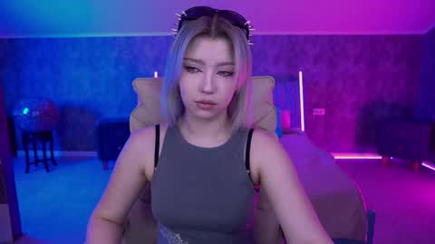 selenairis online show from April 2026 07:00:02 AM