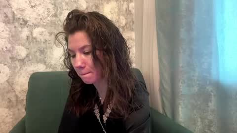 Snapshot of selenakiss_ chatting on May 2026 05:05:01 AM Selena online show from May 2026 05:05:01 AM