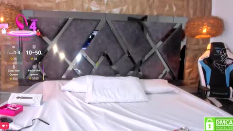 selene__lopez_ online show from September 2025 07:41:02 PM