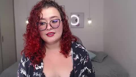 Snapshot of selene_rouse_ chatting on April 2026 12:17:01 AM selene_rouse_ online show from April 2026 12:17:01 AM