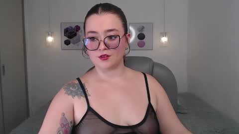 Snapshot of selene_rouse_ chatting on May 2026 11:25:02 PM selene_rouse_ online show from May 2026 11:25:02 PM