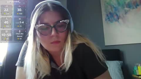 Selene online show from October 2025 06:41:02 PM