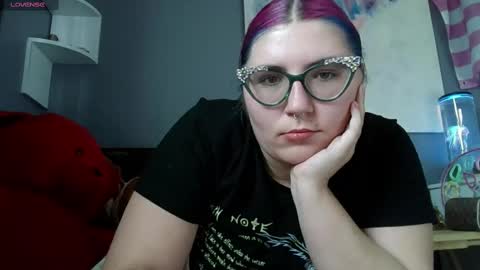 Selene online show from November 2025 03:34:02 PM