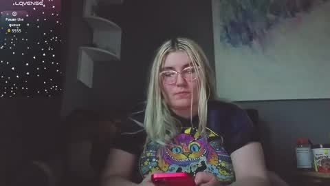 Selene online show from April 2026 11:27:02 PM