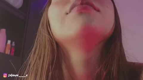 Snapshot of selenee___e chatting on February 2025 01:58:02 AM selene online show from February 2025 01:58:02 AM