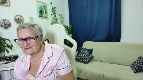 Selenna online show from December 2025 08:27:01 PM