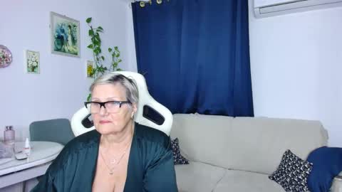 Selenna online show from January 2026 06:57:01 PM