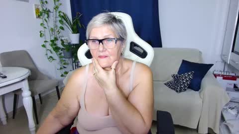 Selenna online show from February 2026 06:39:01 PM