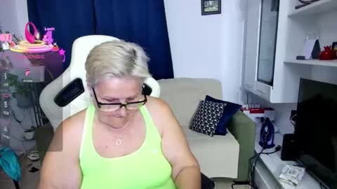 Selenna online show from May 2026 06:01:01 PM