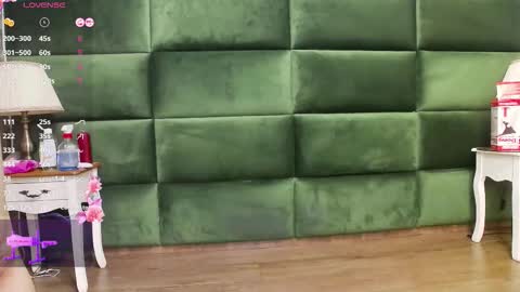 Selen online show from November 2025 08:09:01 PM