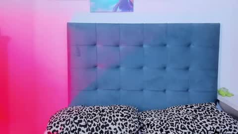 Selene online show from September 2025 11:05:01 PM