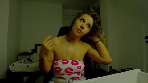 Snapshot of sellena_angel chatting on June 2026 04:23:01 PM sellena_angel online show from June 2026 04:23:01 PM