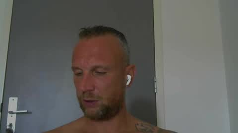 Snapshot of sence08 chatting on September 2025 11:44:01 AM sence08 online show from September 2025 11:44:01 AM