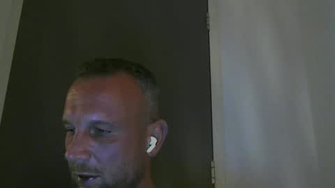 Snapshot of sence08 chatting on October 2025 06:31:01 PM sence08 online show from October 2025 06:31:01 PM