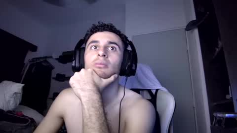 Snapshot of senitzzu chatting on January 2025 04:10:02 AM PAJACONTROL online show from January 2025 04:10:02 AM