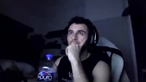 Snapshot of senitzzu chatting on February 2025 03:00:02 AM PAJACONTROL online show from February 2025 03:00:02 AM